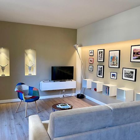 Luxury Apartment In City Center Florens Exteriör bild