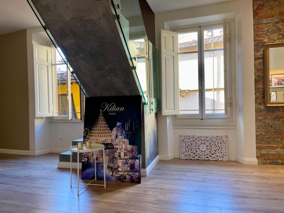 Luxury Apartment In City Center Florens Exteriör bild