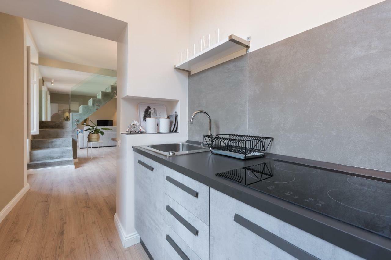 Luxury Apartment In City Center Florens Exteriör bild