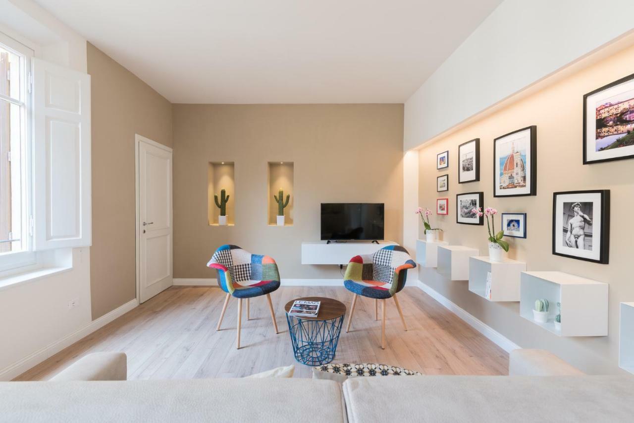 Luxury Apartment In City Center Florens Exteriör bild
