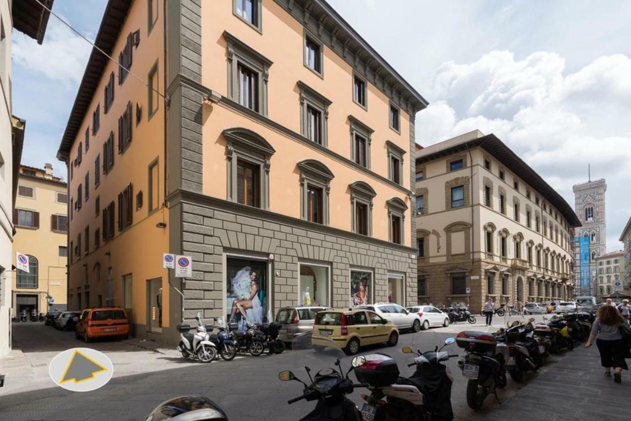Luxury Apartment In City Center Florens Exteriör bild
