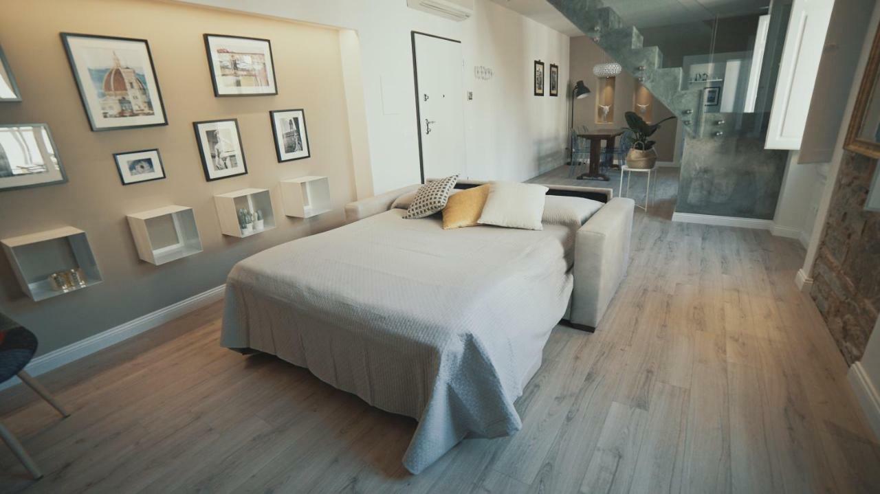 Luxury Apartment In City Center Florens Exteriör bild